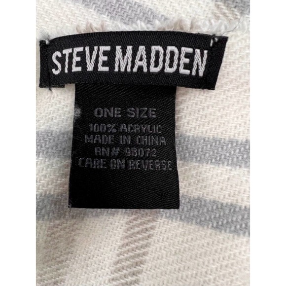 Steve Madden Womens Scarf White Plaid Rectangle Wrap Fringe Textured Fall OS - Picture 5 of 9